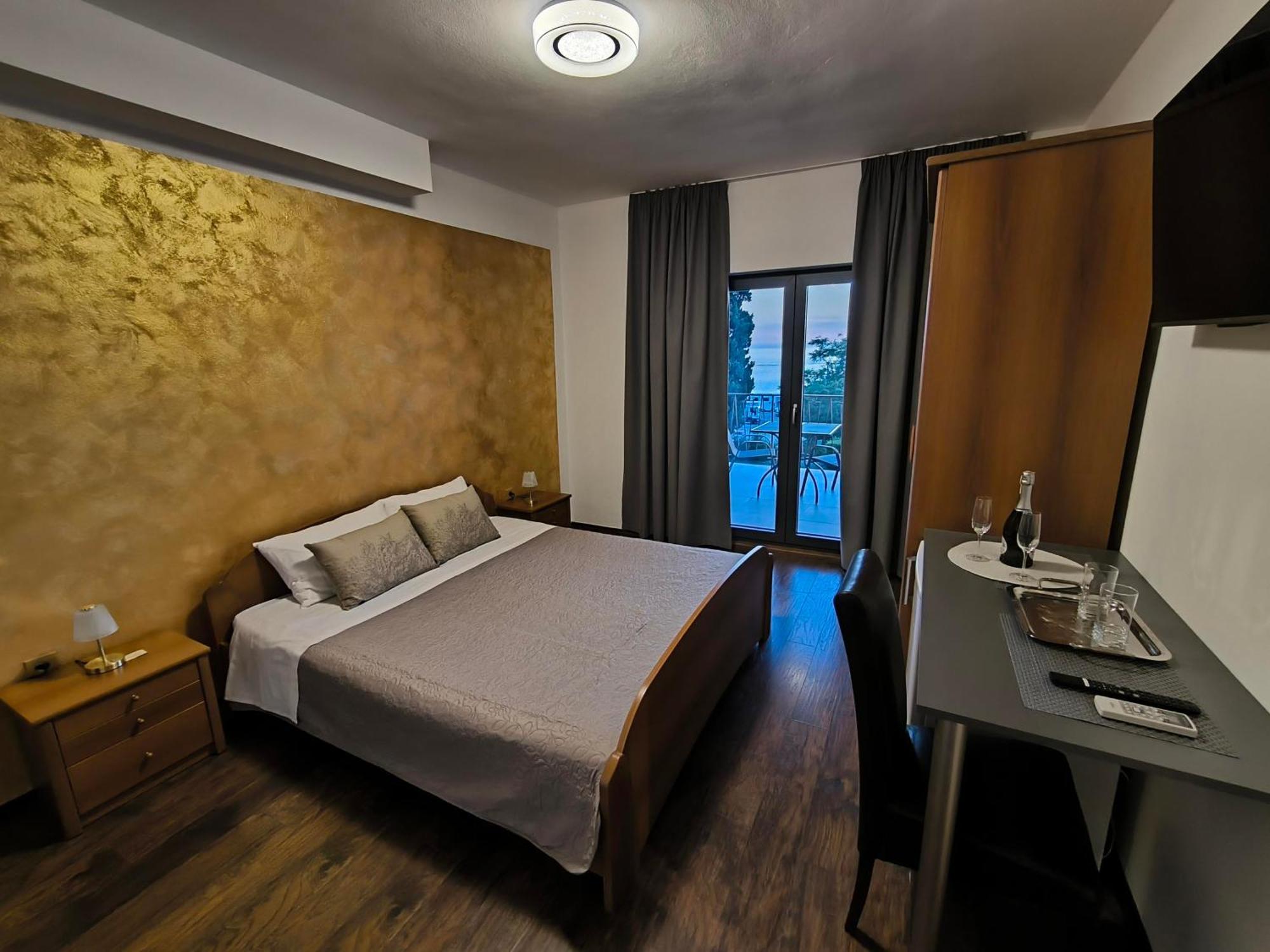 Rooms And Apartment Matika Rovinj Exteriör bild